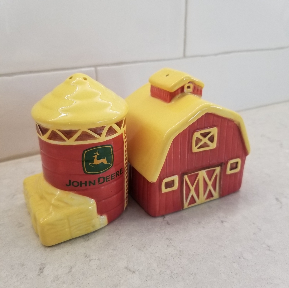 John Deere Salt and Pepper Shaker - Picture 2 of 11